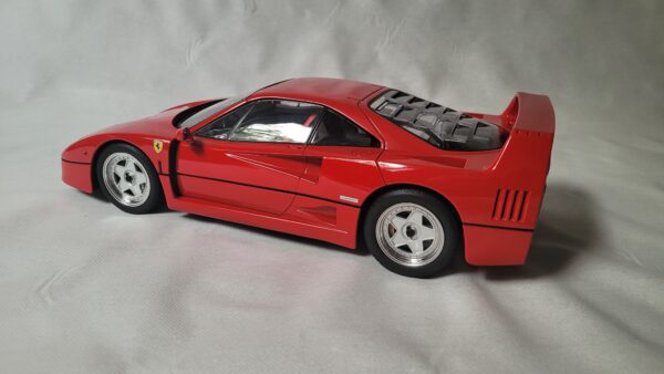 Ferrari F40 1987 - Norev 1:12 – Image 8