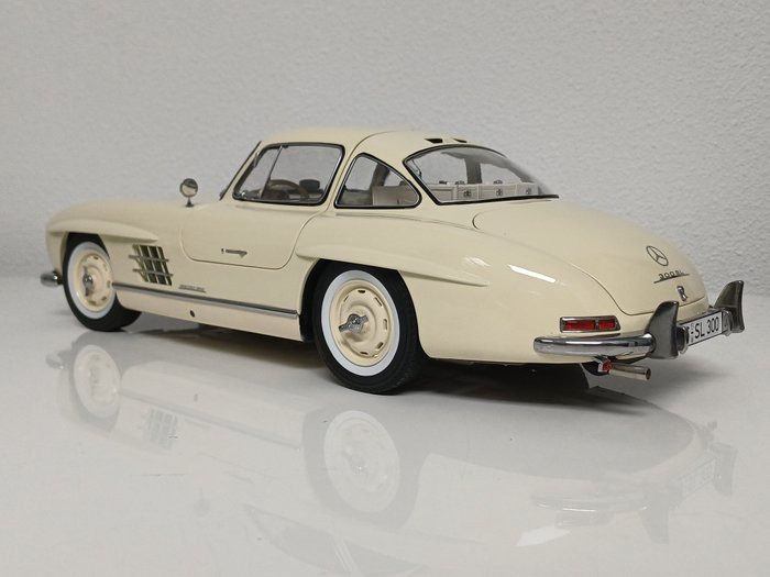 Mercedes Benz 300 SL Gullwing - 1954 – Image 3